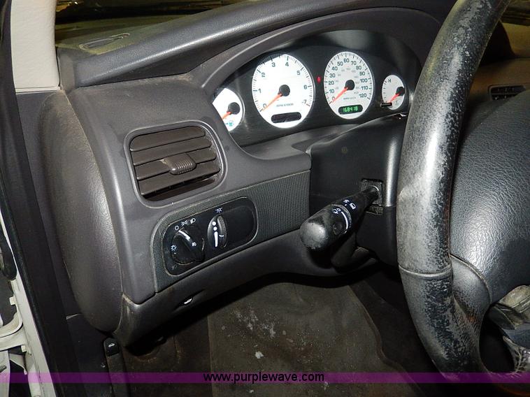 image for item I9432 2000 Dodge Intrepid ES