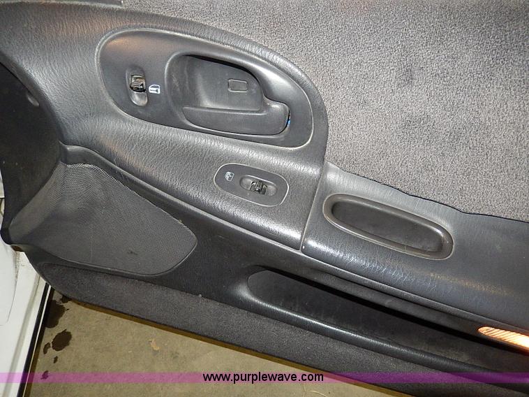 image for item I9432 2000 Dodge Intrepid ES