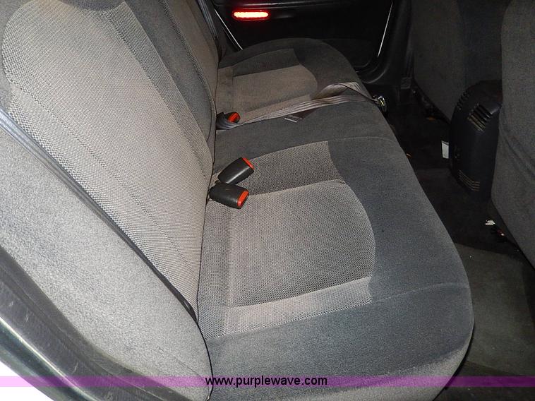 image for item I9432 2000 Dodge Intrepid ES