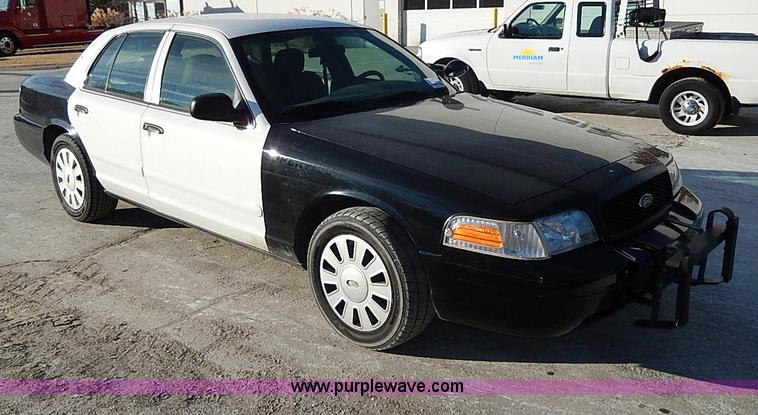 image for item I9434 2007 Ford Crown Victoria Police Interceptor