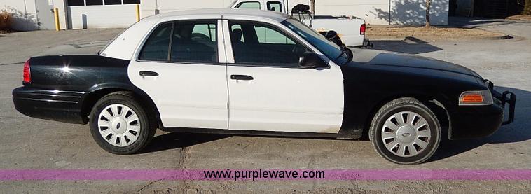 image for item I9434 2007 Ford Crown Victoria Police Interceptor