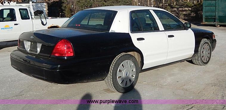 image for item I9434 2007 Ford Crown Victoria Police Interceptor