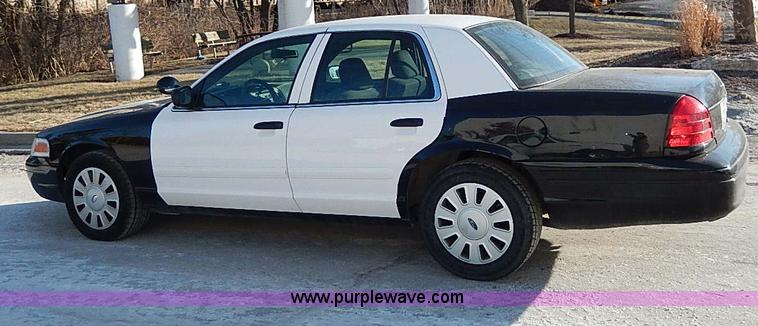 image for item I9434 2007 Ford Crown Victoria Police Interceptor