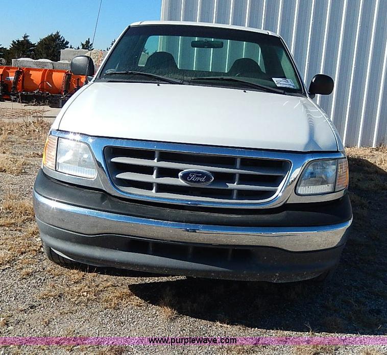 image for item I9449 1999 Ford F150 XL pickup truck