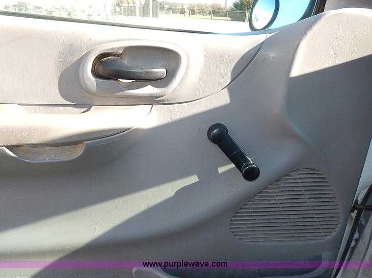 image for item I9449 1999 Ford F150 XL pickup truck