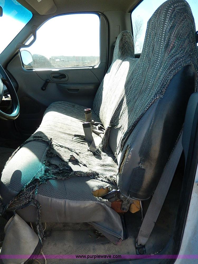 image for item I9449 1999 Ford F150 XL pickup truck