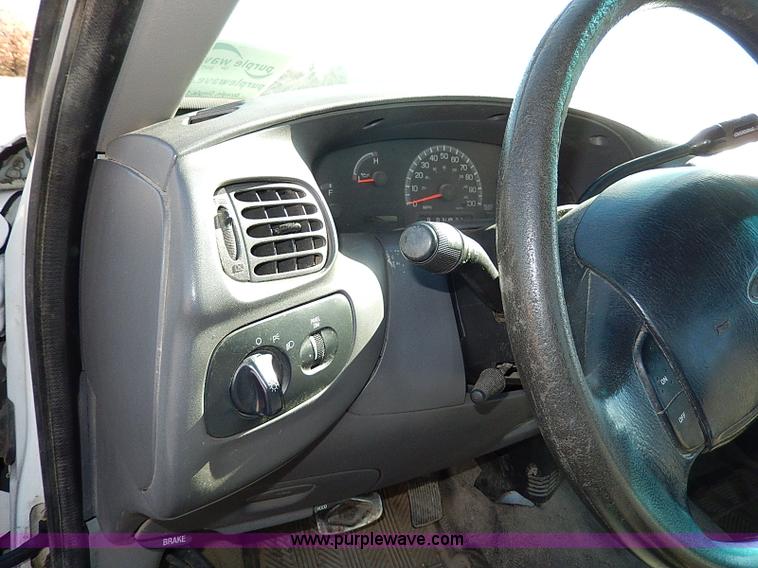 image for item I9449 1999 Ford F150 XL pickup truck