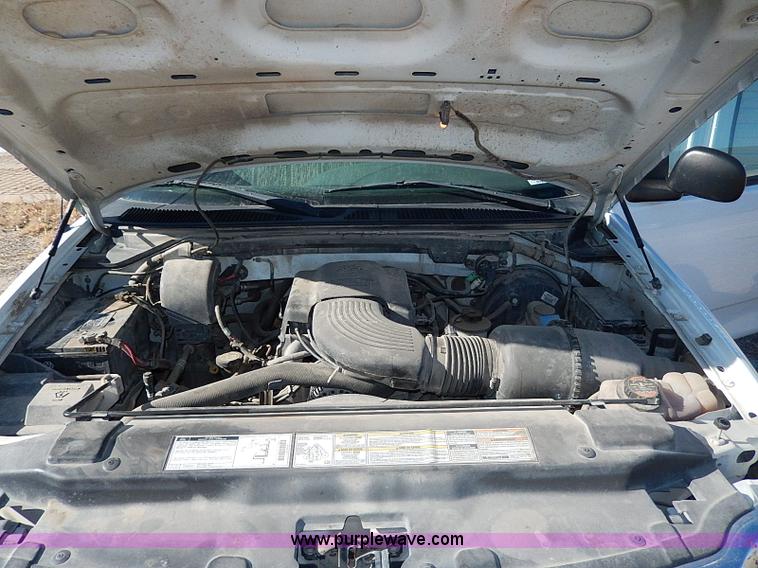 image for item I9449 1999 Ford F150 XL pickup truck