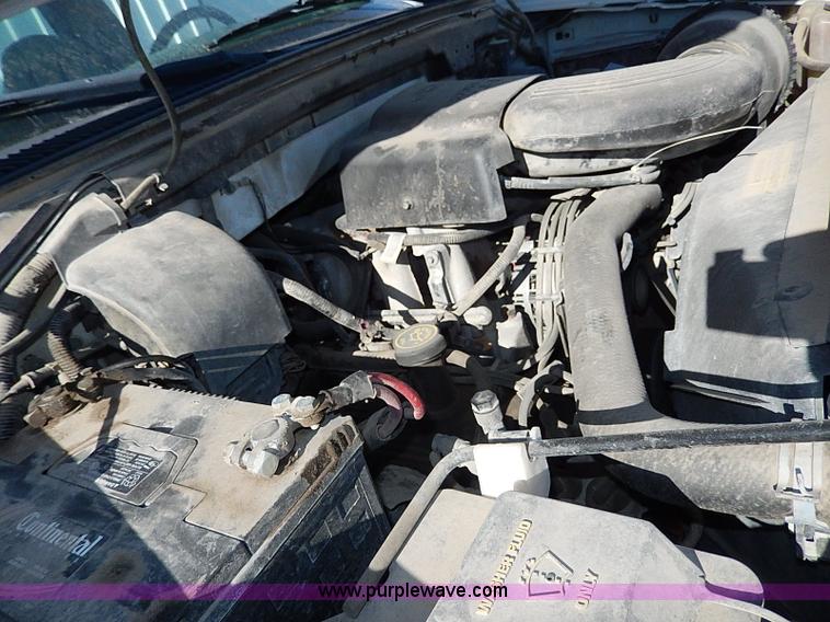 image for item I9449 1999 Ford F150 XL pickup truck