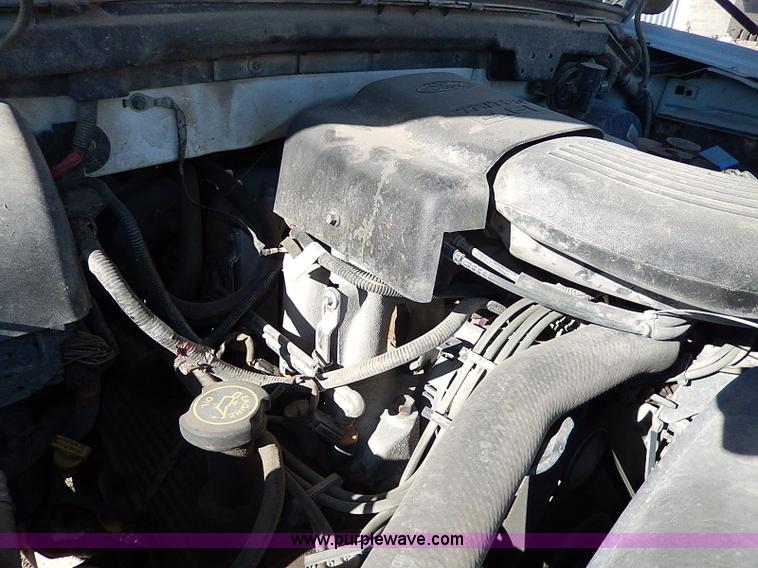 image for item I9449 1999 Ford F150 XL pickup truck