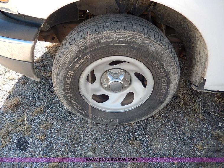 image for item I9449 1999 Ford F150 XL pickup truck