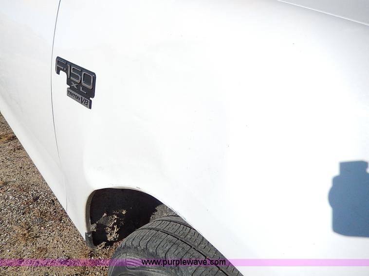 image for item I9449 1999 Ford F150 XL pickup truck