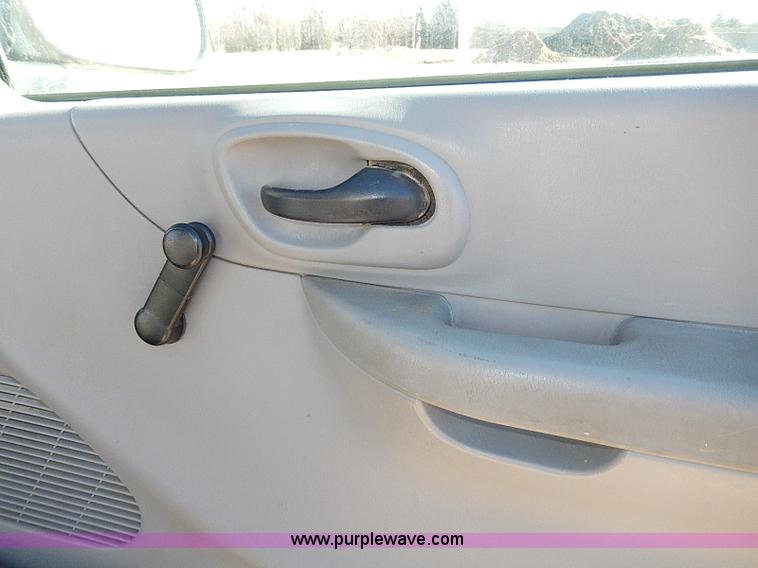 image for item I9449 1999 Ford F150 XL pickup truck