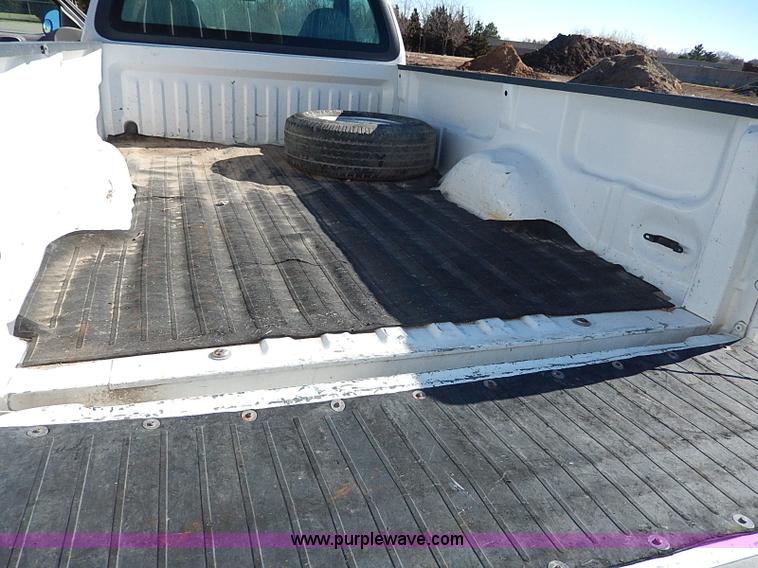 image for item I9449 1999 Ford F150 XL pickup truck