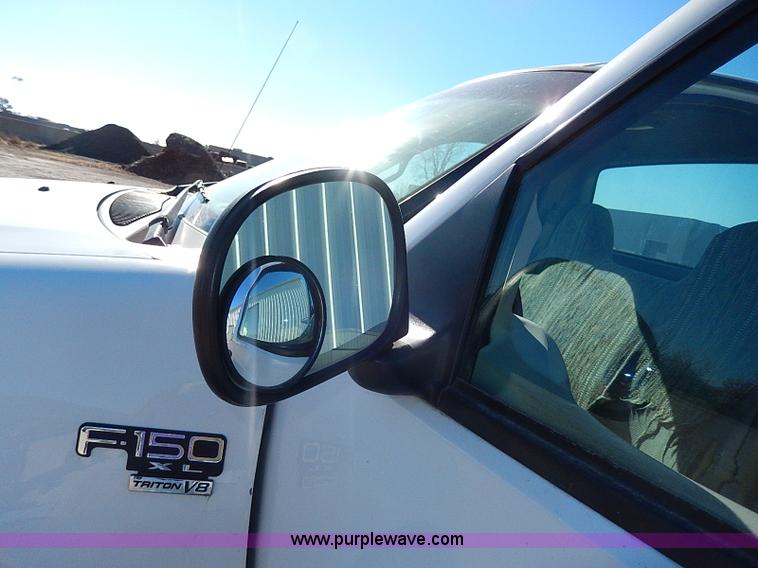 image for item I9449 1999 Ford F150 XL pickup truck