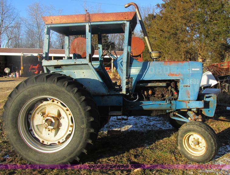 image for item AB9291 Ford 8600 tractor