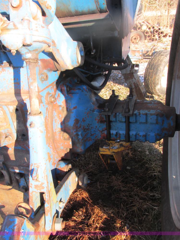 image for item AB9291 Ford 8600 tractor