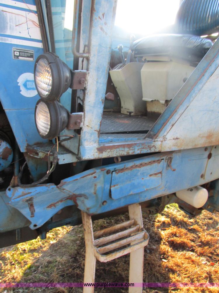 image for item AB9291 Ford 8600 tractor