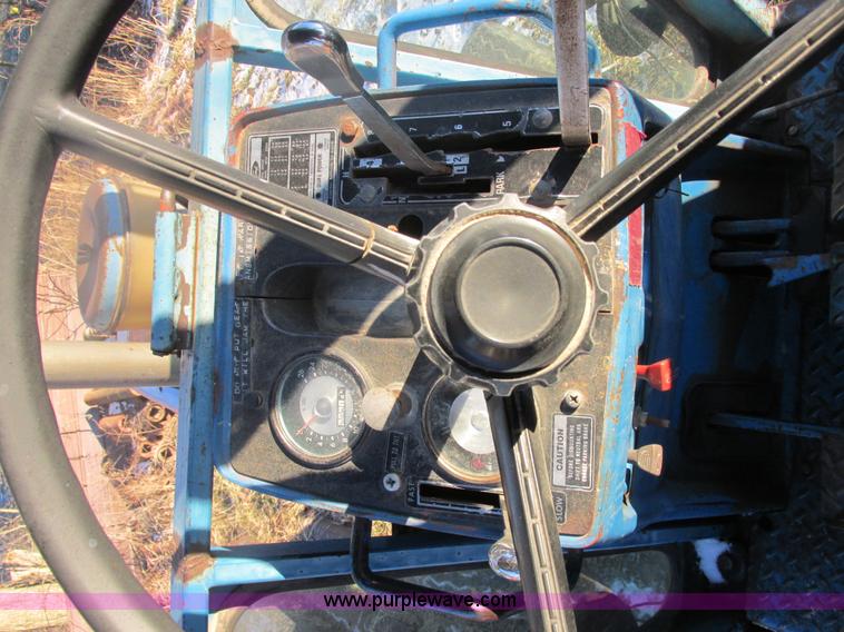 image for item AB9291 Ford 8600 tractor