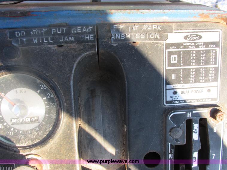 image for item AB9291 Ford 8600 tractor