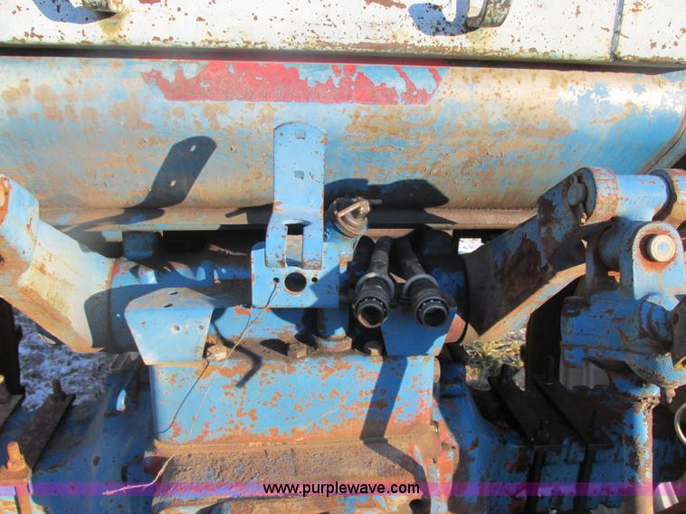 image for item AB9291 Ford 8600 tractor