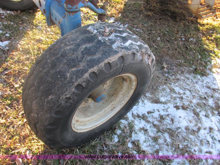 image for item AB9291 Ford 8600 tractor