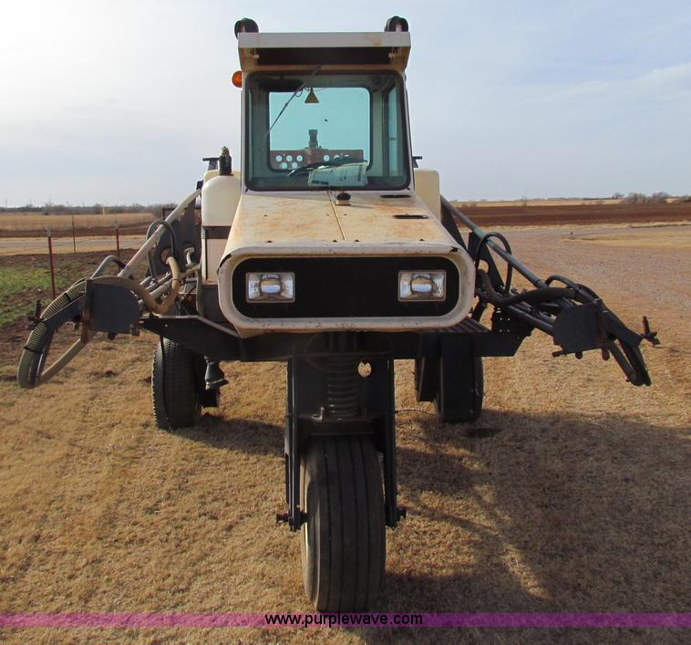 image for item AE9041 SpraCoupe 220 self-propelled sprayer