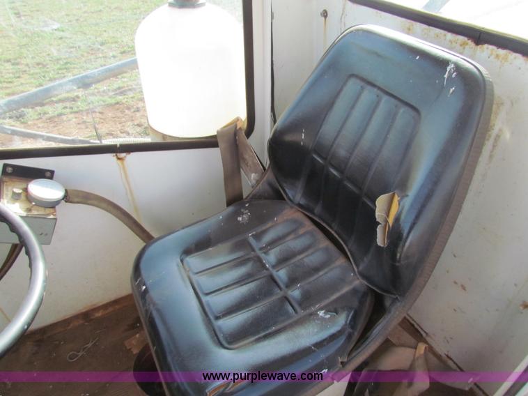 image for item AE9041 SpraCoupe 220 self-propelled sprayer