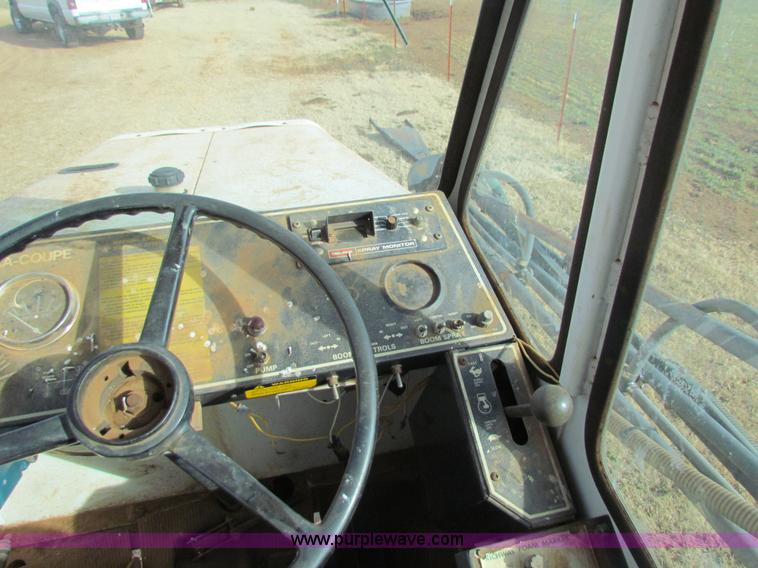 image for item AE9041 SpraCoupe 220 self-propelled sprayer