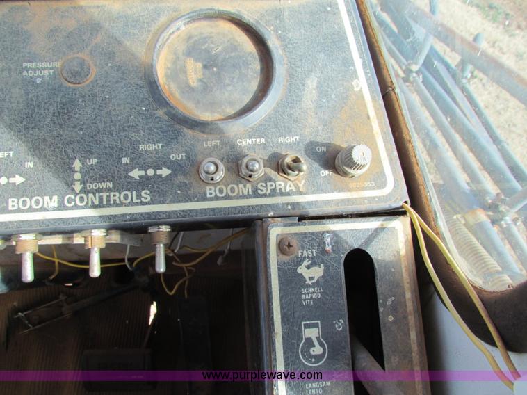 image for item AE9041 SpraCoupe 220 self-propelled sprayer