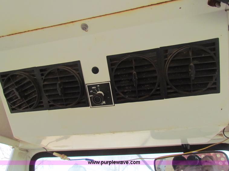 image for item AE9041 SpraCoupe 220 self-propelled sprayer