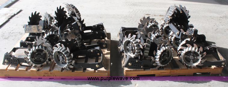 image for item AU9761 John Deere Yetter shark tooth row cleaners with side treader