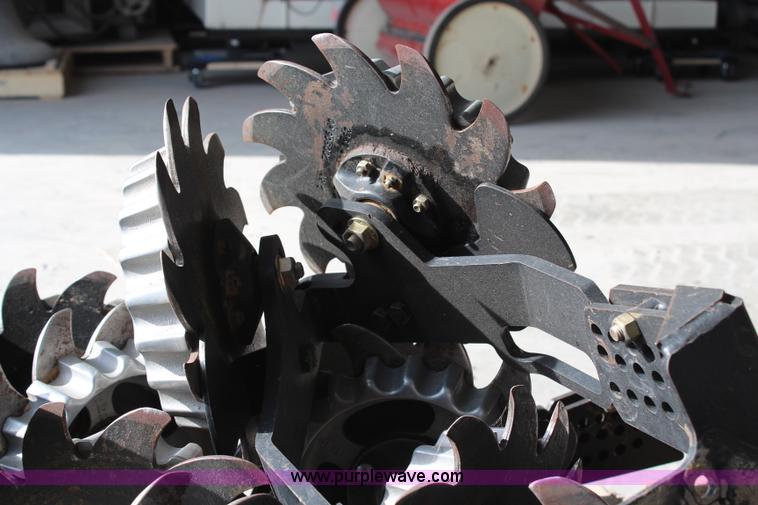 image for item AU9761 John Deere Yetter shark tooth row cleaners with side treader