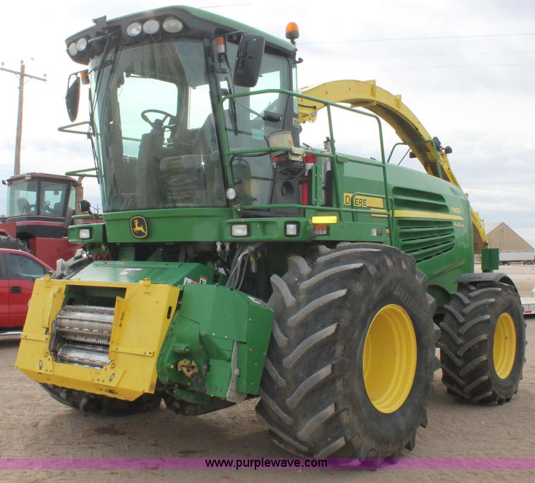 image for item C3700 2011 John Deere 7950 forage harvester