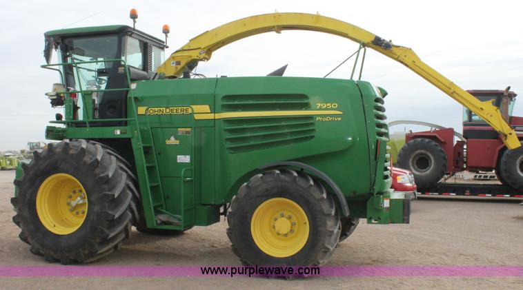 image for item C3700 2011 John Deere 7950 forage harvester