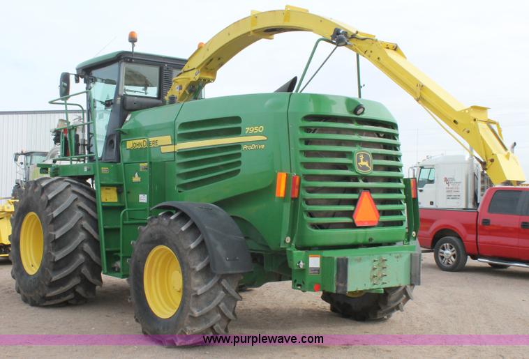 image for item C3700 2011 John Deere 7950 forage harvester