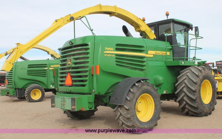 image for item C3700 2011 John Deere 7950 forage harvester