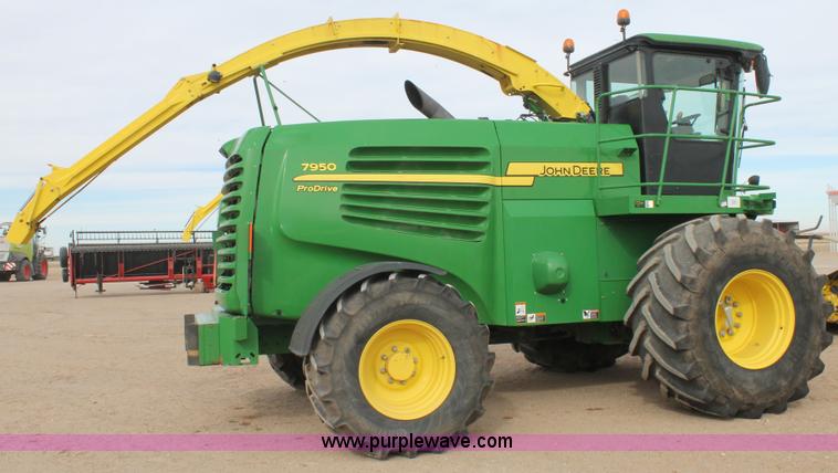 image for item C3700 2011 John Deere 7950 forage harvester
