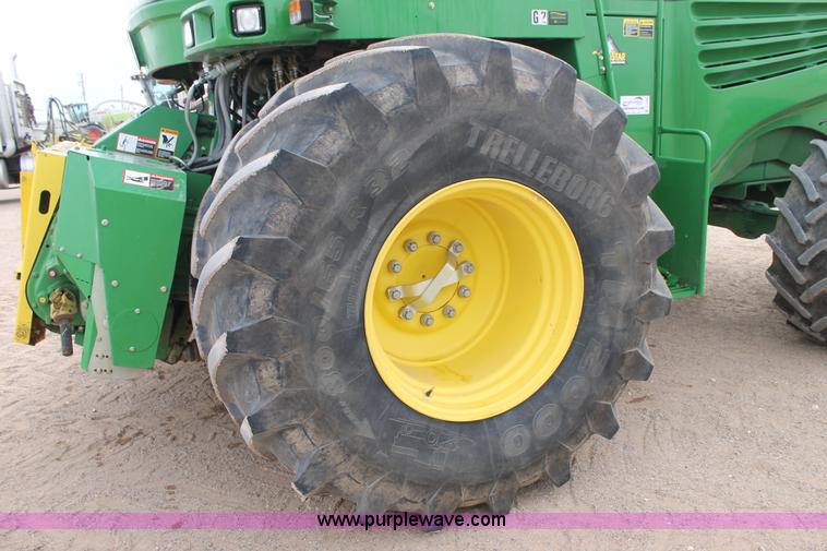 image for item C3700 2011 John Deere 7950 forage harvester