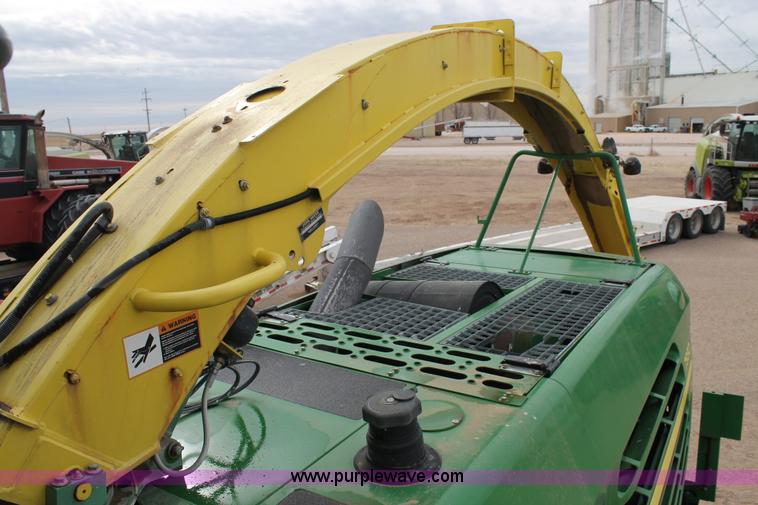 image for item C3700 2011 John Deere 7950 forage harvester