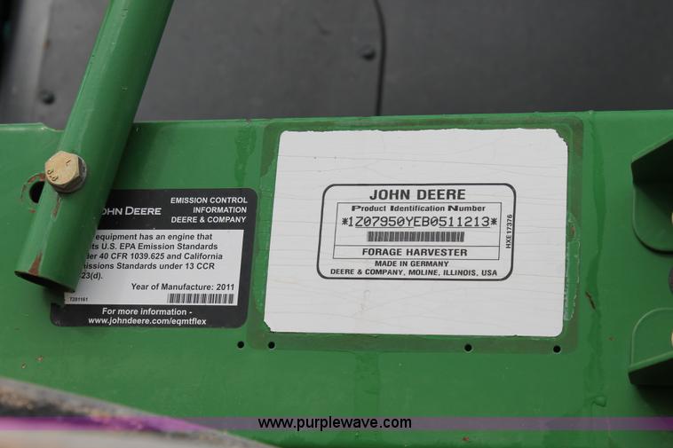image for item C3700 2011 John Deere 7950 forage harvester