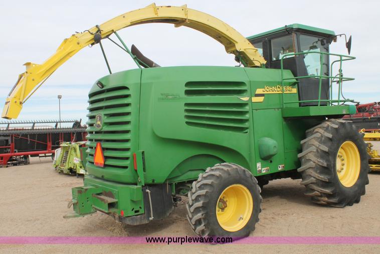 image for item C3701 2006 John Deere 7500 forage harvester
