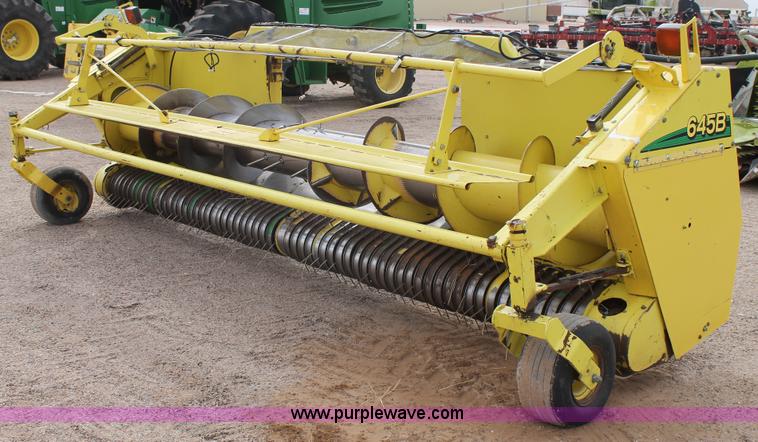 image for item C3702 2005 John Deere 645B hay pickup head