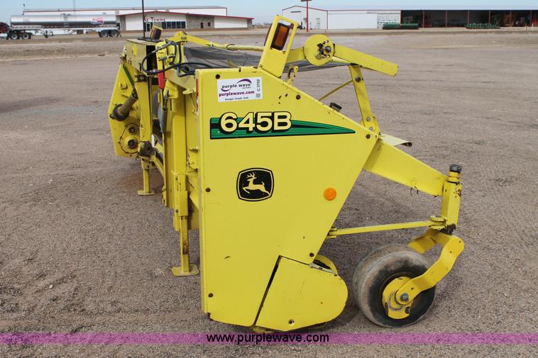 image for item C3702 2005 John Deere 645B hay pickup head