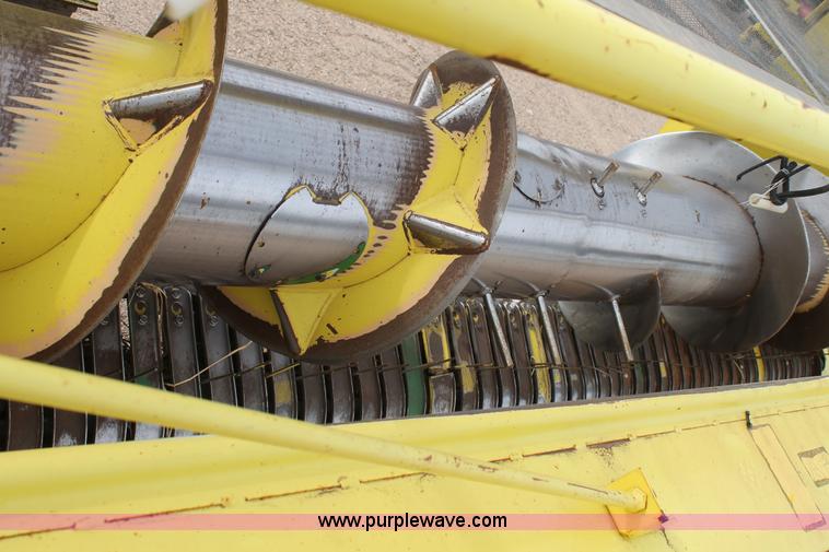 image for item C3702 2005 John Deere 645B hay pickup head