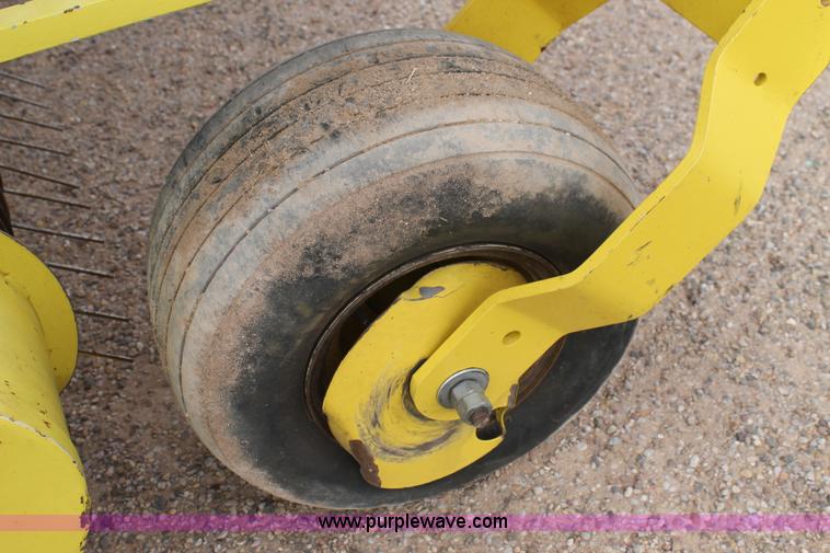 image for item C3702 2005 John Deere 645B hay pickup head