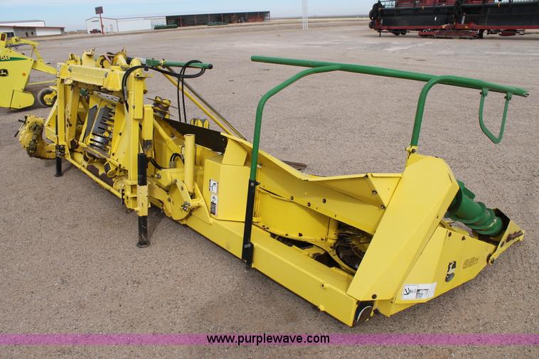 image for item C3703 2005 John Deere 688C rotary forage head