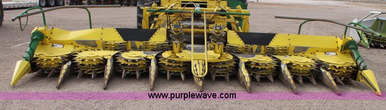 image for item C3703 2005 John Deere 688C rotary forage head