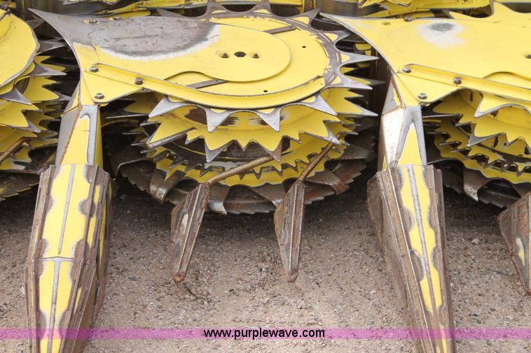 image for item C3703 2005 John Deere 688C rotary forage head