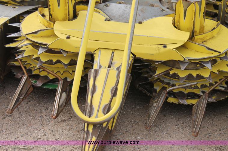 image for item C3703 2005 John Deere 688C rotary forage head